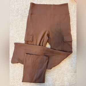 💼🧘‍♀️ Athleta Delancey Cargo Pants 🧘‍♀️💼